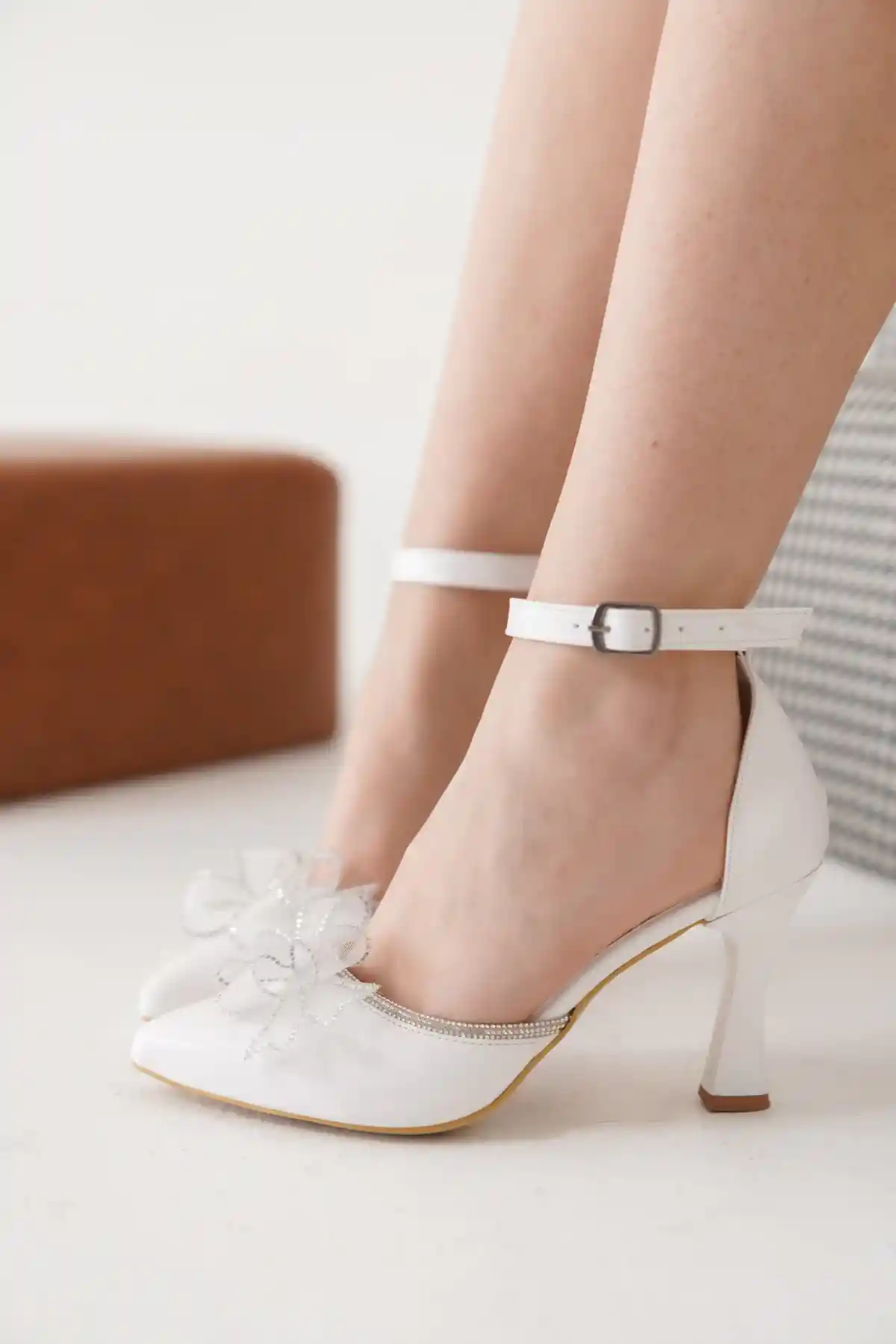 Beyaz Cilt Kadın Taşlı Tül Fiyonklu Şık Abiye Topuklu Ayakkabı