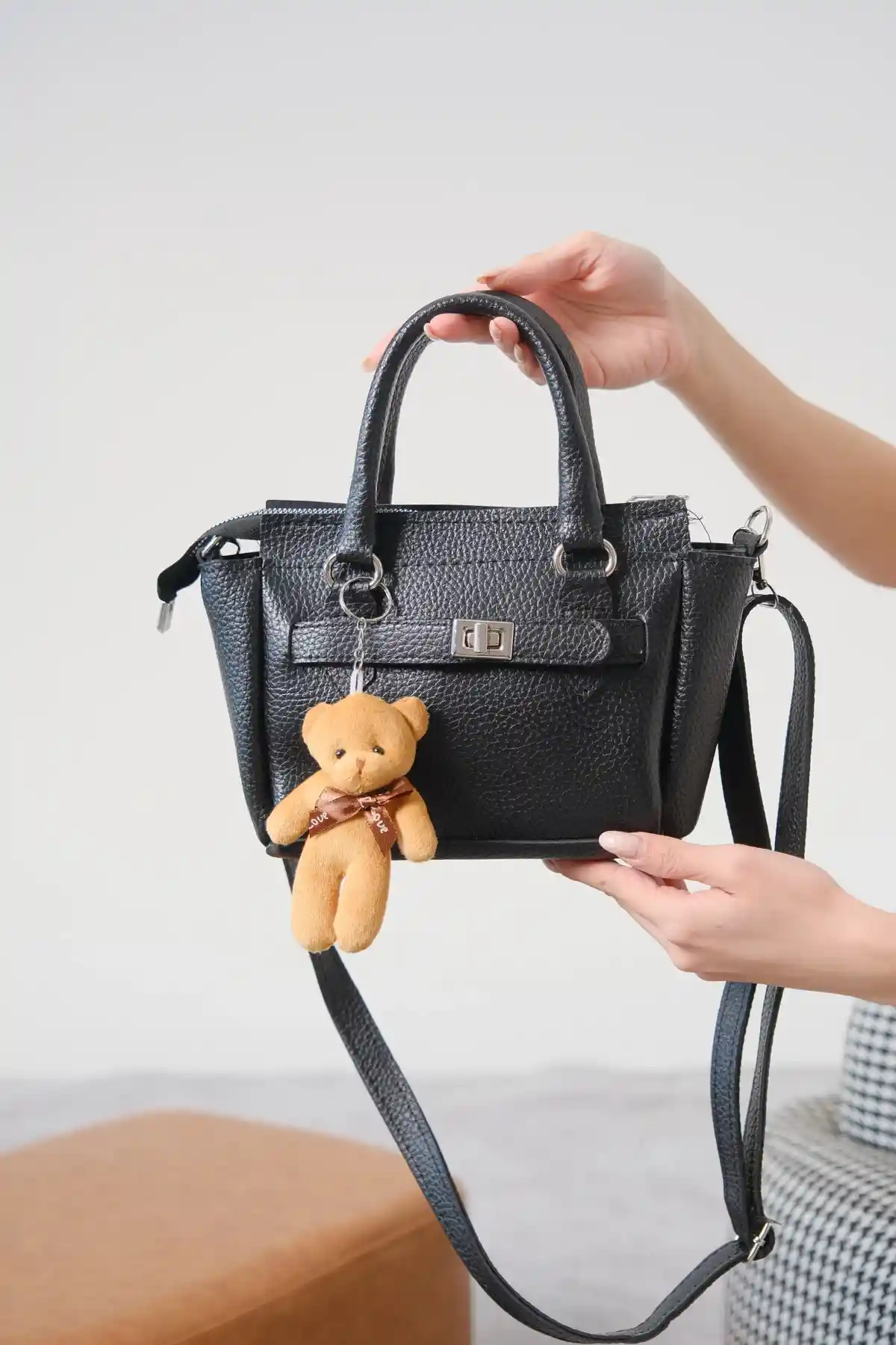 Siyah Kadın Ayıcıklı Şık Baget El Ve Omuz Çantası