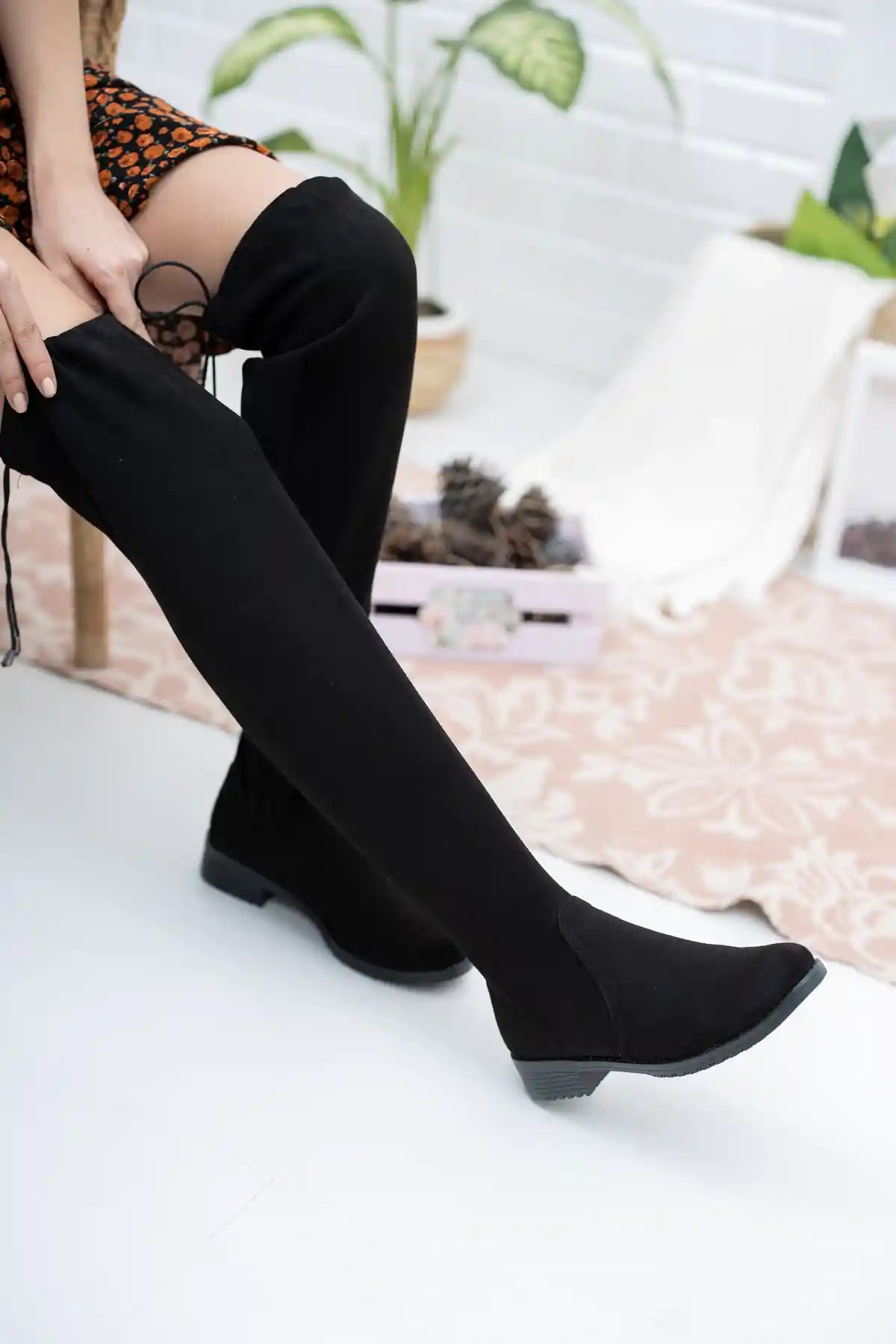 Siyah Süet Kadın Diz Üstü Streç Çizme