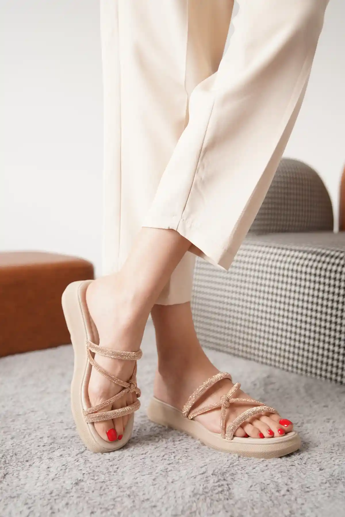 Rose Kadın Düğüm Taşlı Kalın Tabanlı Günlük Şık Terlik