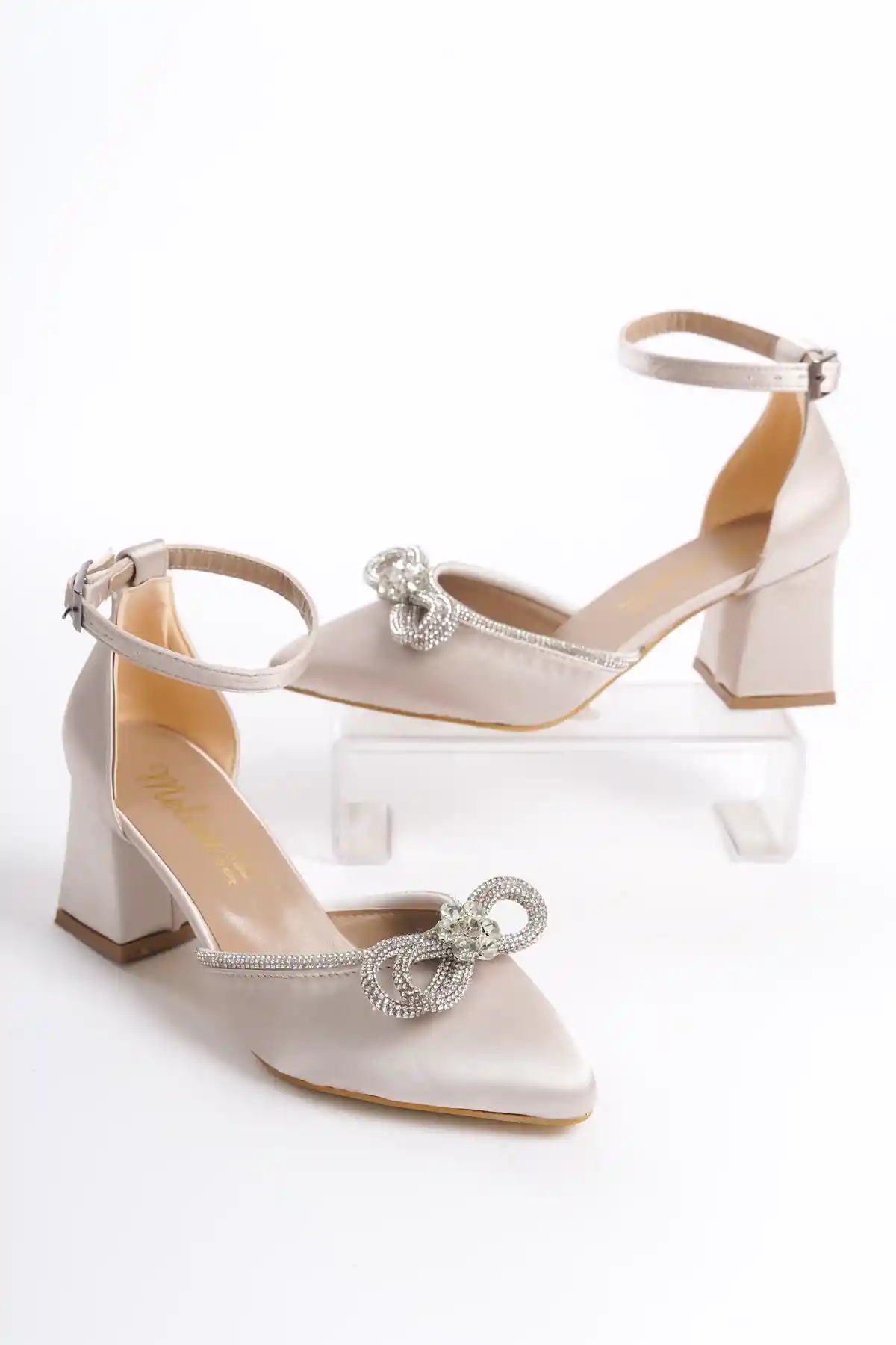 Ten Saten Kadın Taşlı Fiyonklu Topuklu Ayakkabı