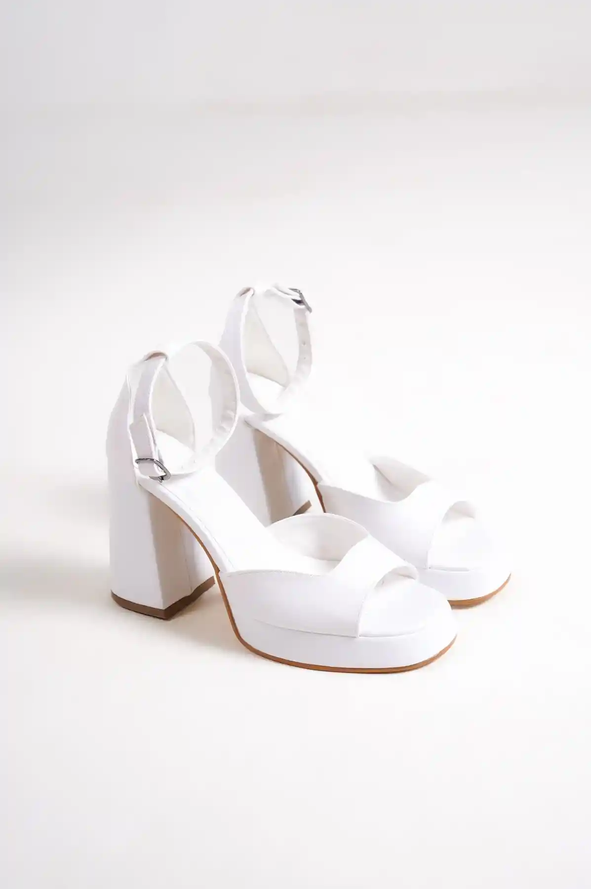 Beyaz Cilt Kadın Platform Topuklu Ayakkabı