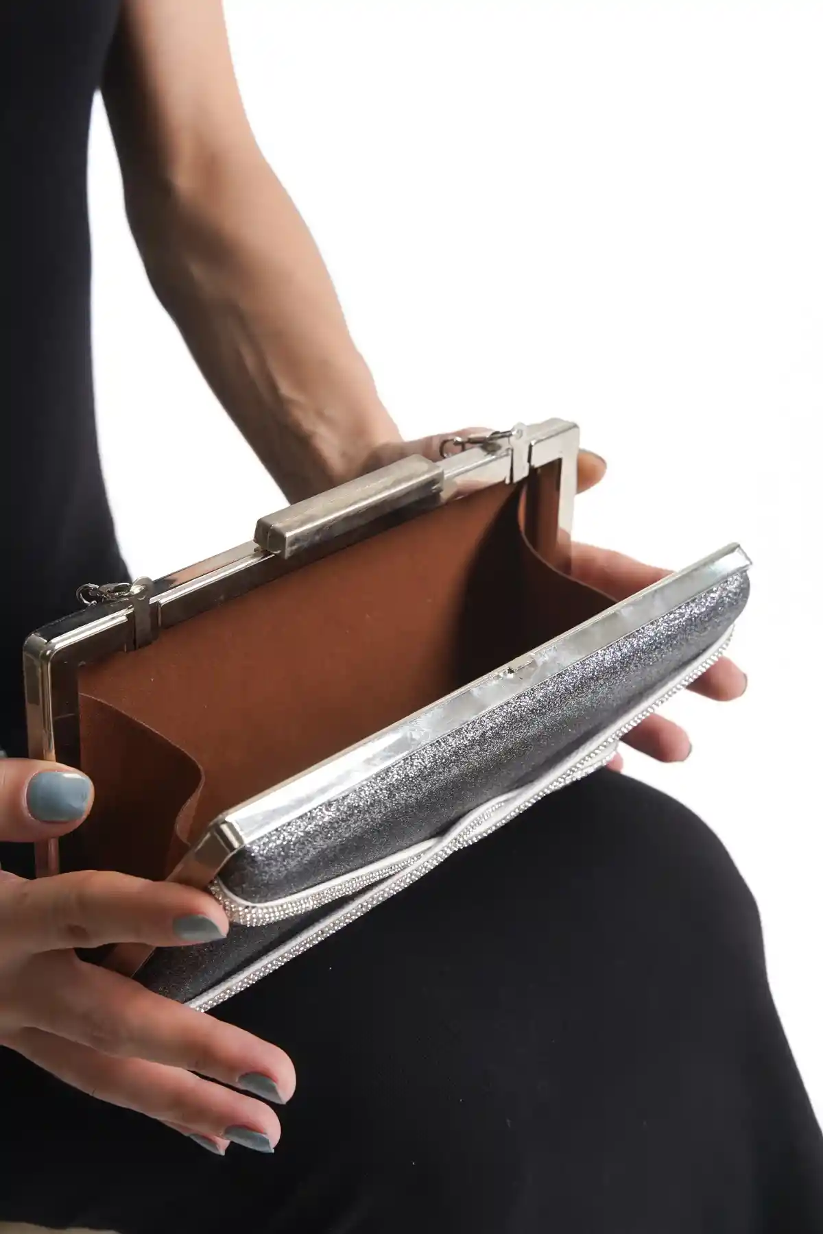 Platin Simli Kadın Çapraz Taşlı Abiye Çanta