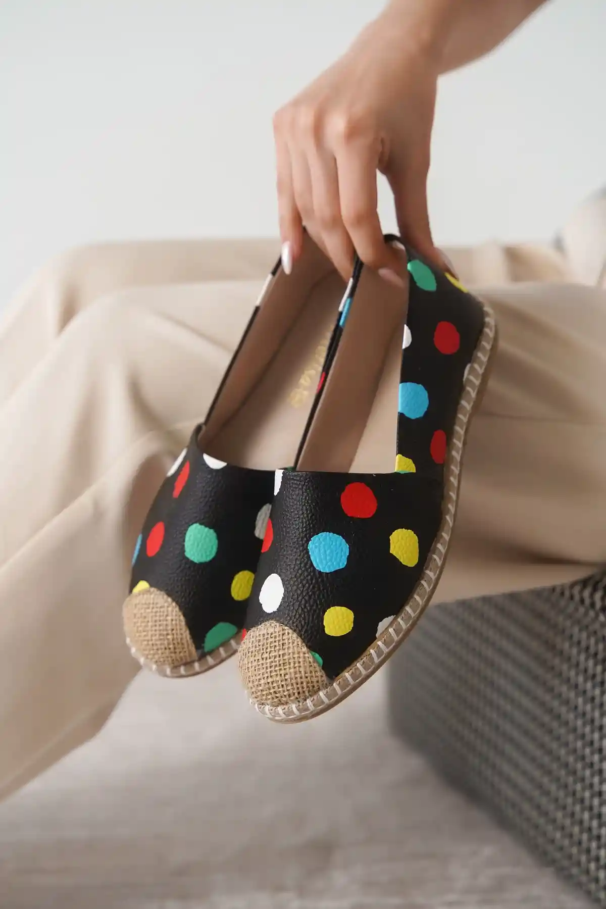 Siyah Renkli Kadın Hasır Uçlu Günlük Babet