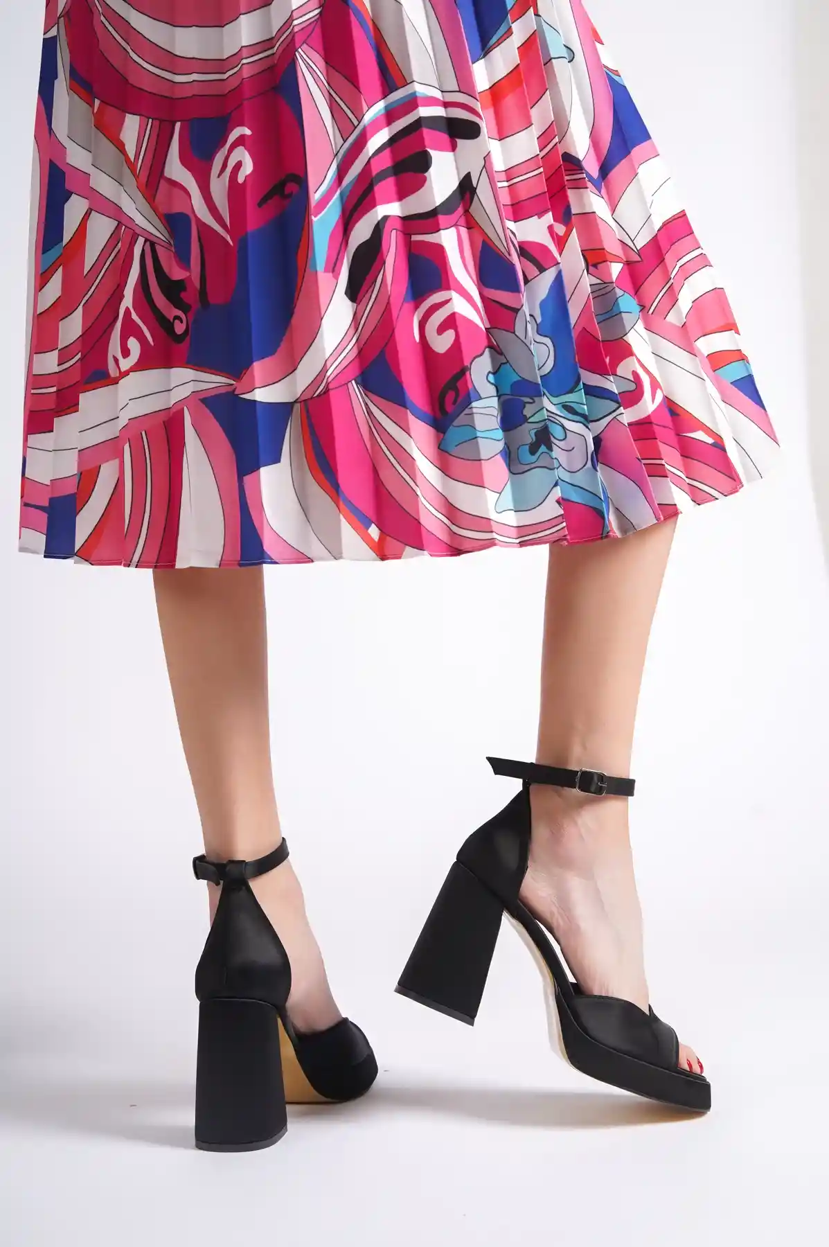 Siyah Saten Kadın Platform Topuklu Ayakkabı