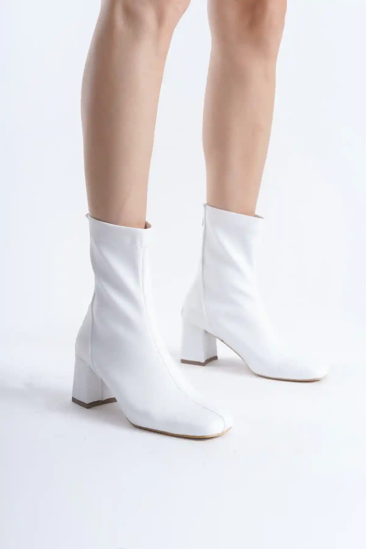 Beyaz Cilt Kadın Streç Bot