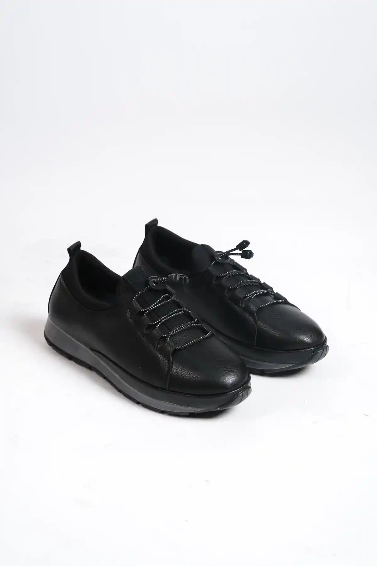 Siyah Cilt Kadın Lastik Bağcıklı Günlük Ayakkabı