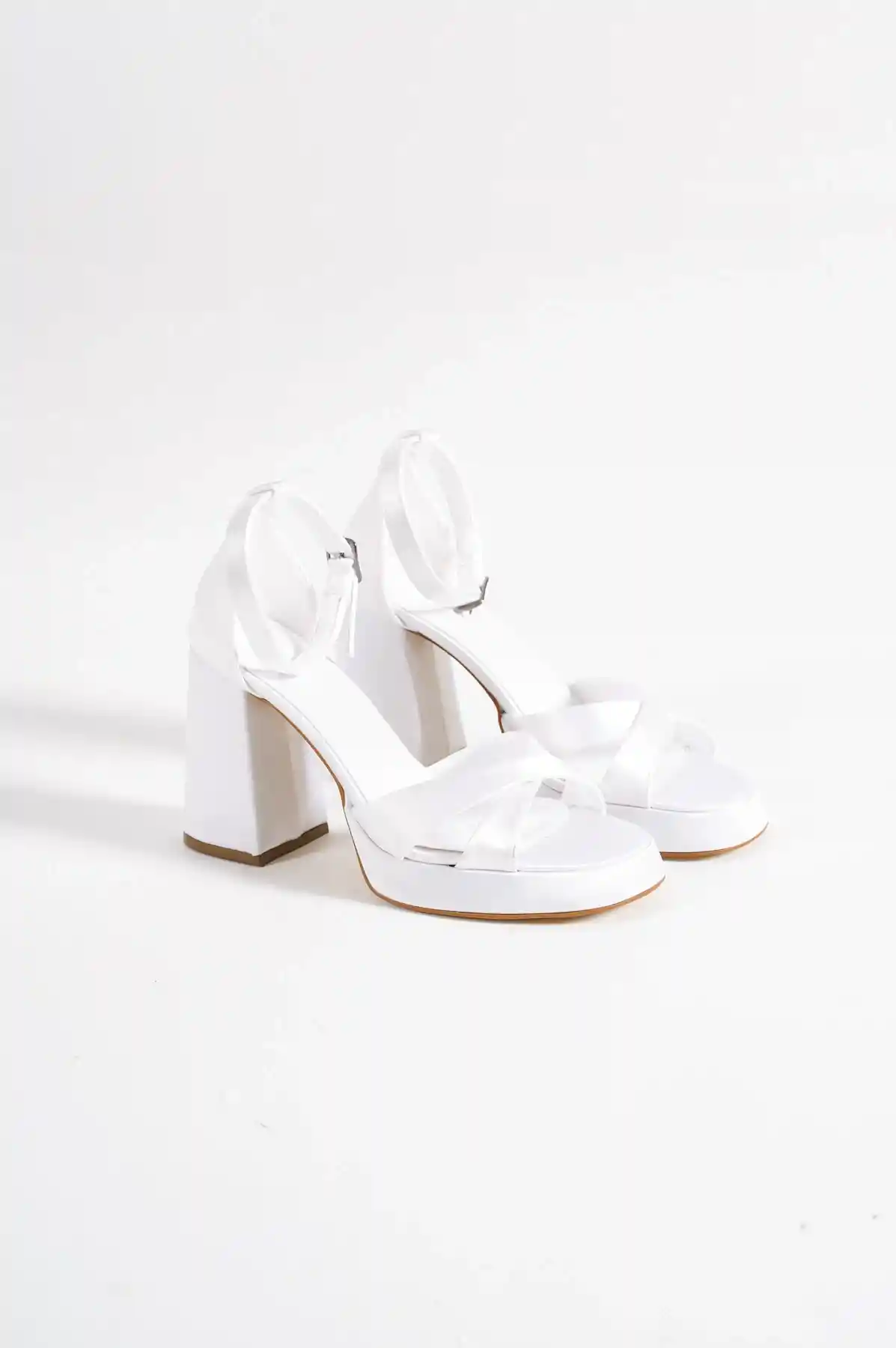 White Satin Woman Cross Platform Heel Shoes