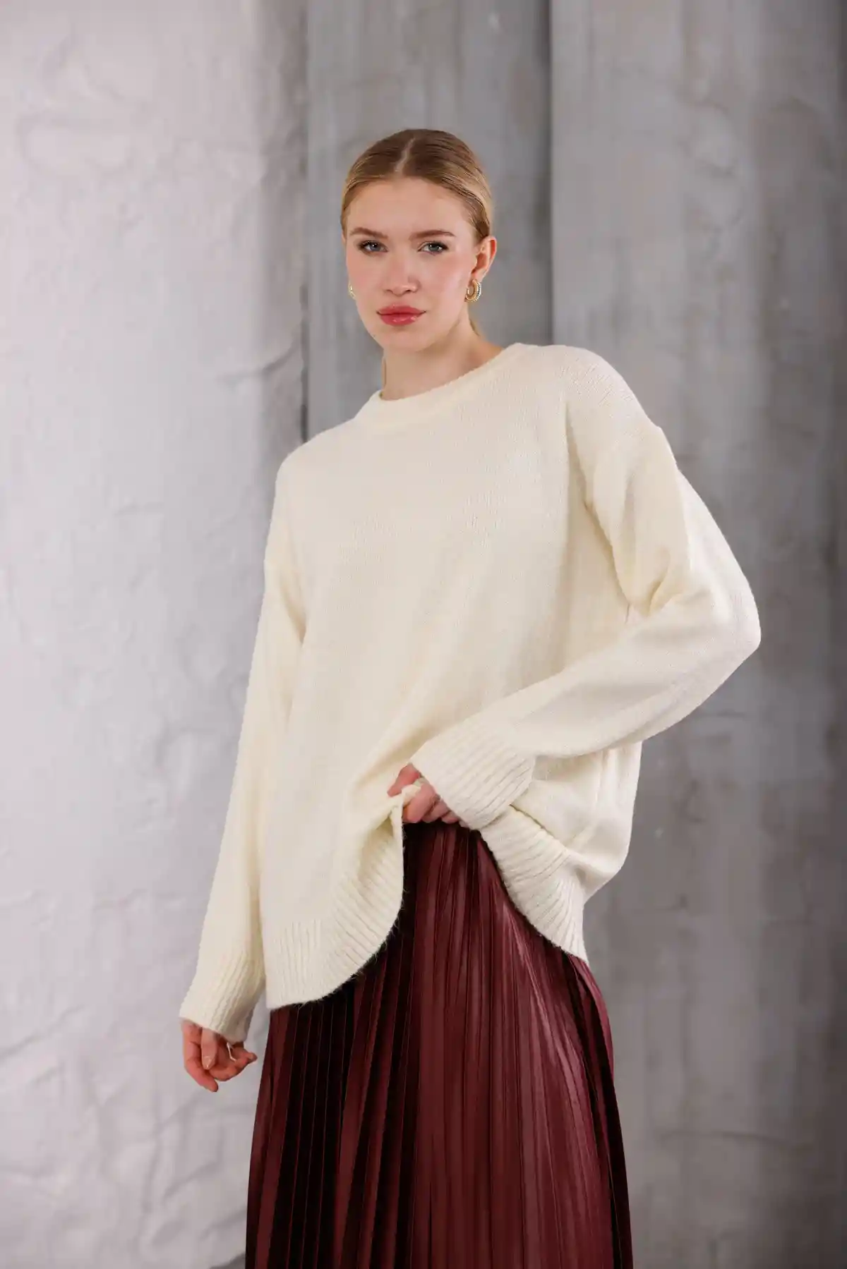 Krem Bisiklet Yaka Oversize Triko Kazak