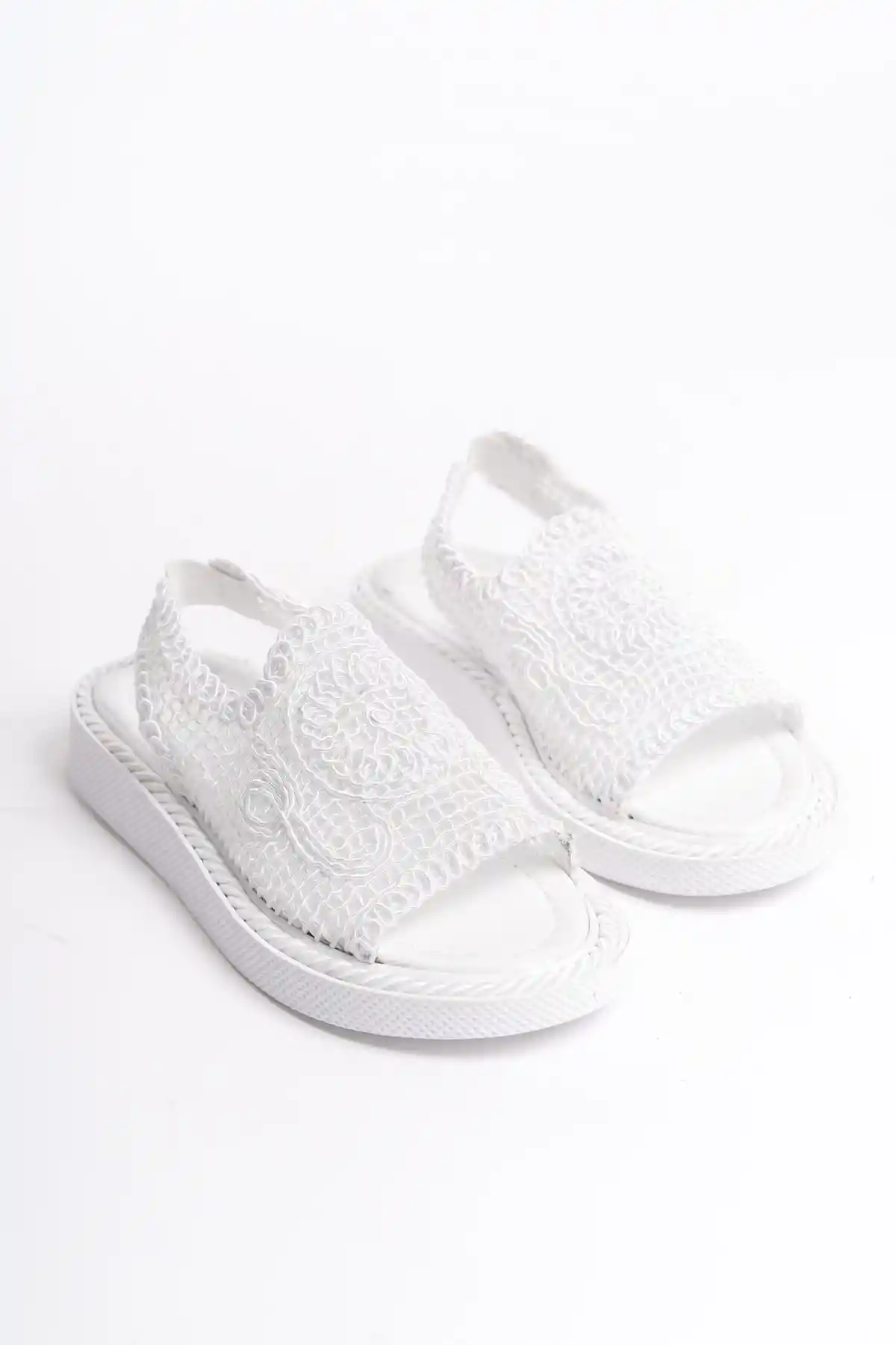 Beyaz Dantelli Kadın Arkadan Lastikli Dantelli Sandalet
