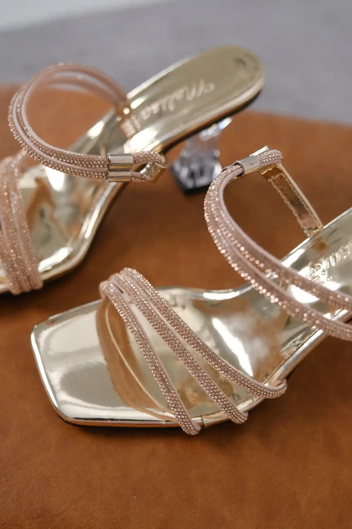 Altın Kadın Taşlı Biyeli Şık Abiye Klasik Topuklu Ayakkabı