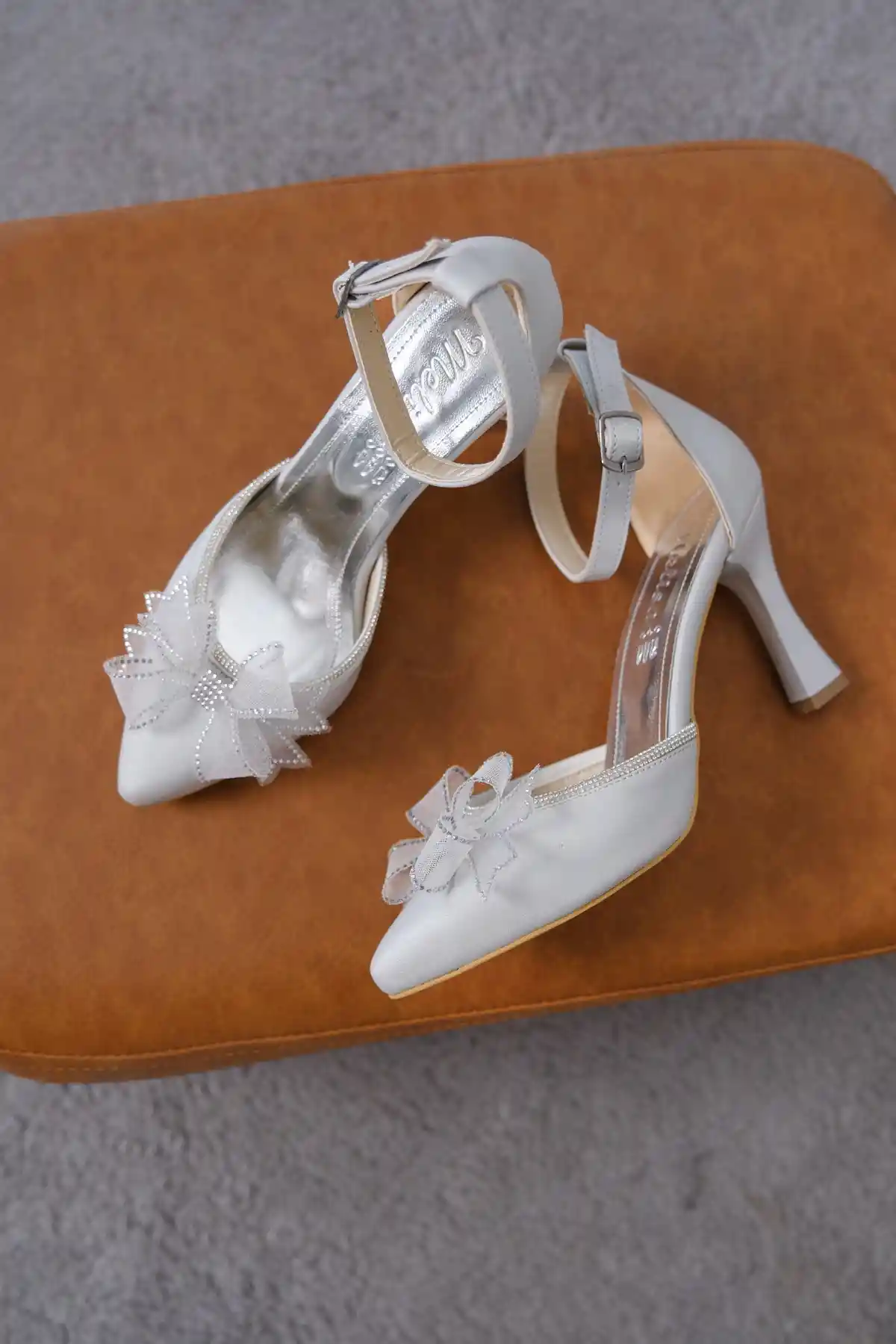 Gri Saten Kadın Taşlı Tül Fiyonklu Şık Abiye Topuklu Ayakkabı