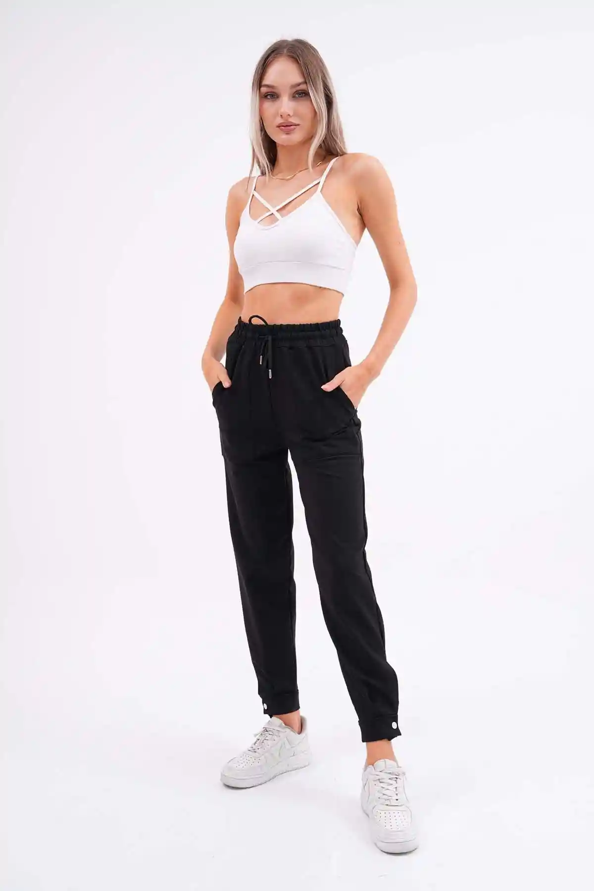 Siyah Kadın Paçası Düğmeli Eşofman Altı