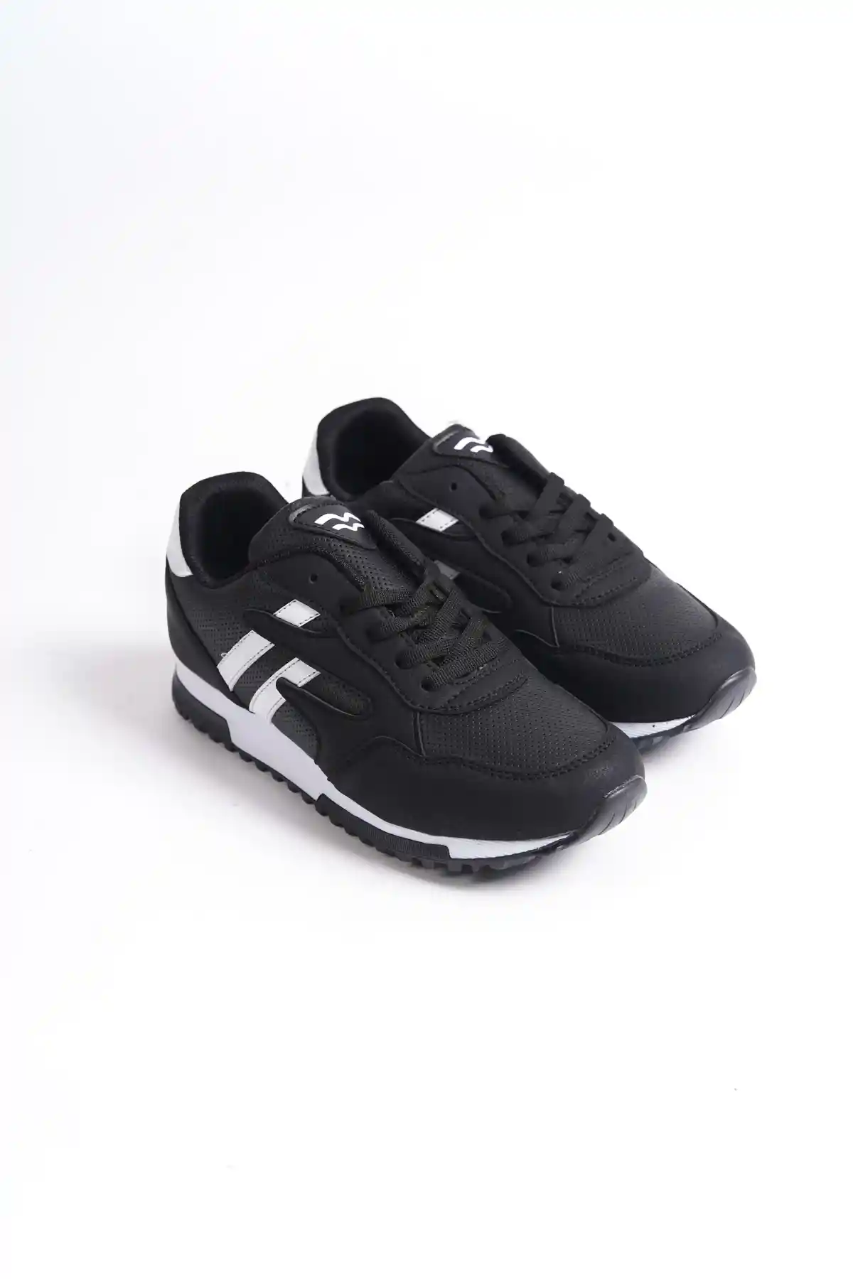 Black-And-White Woman Sneaker