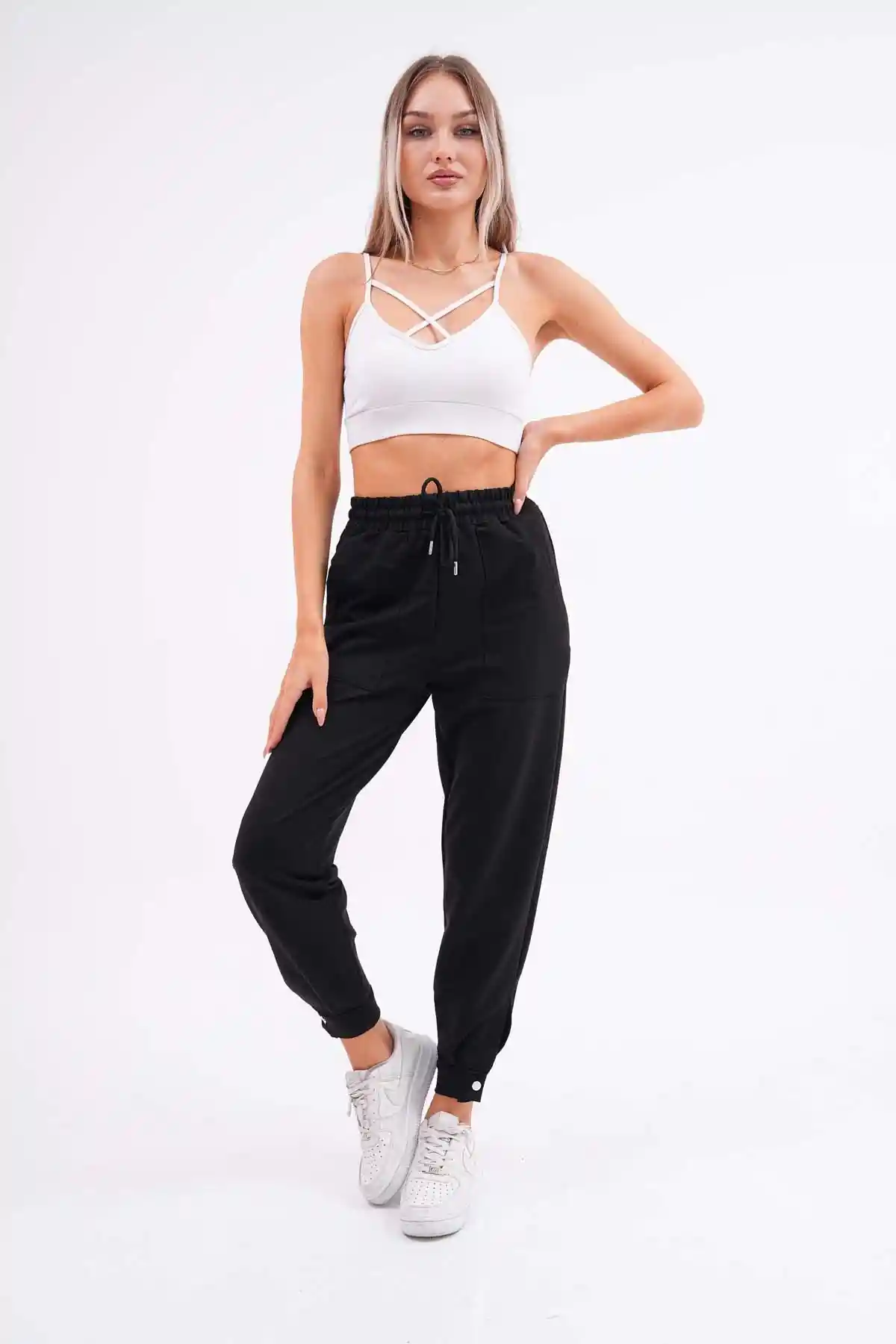 Siyah Kadın Paçası Düğmeli Eşofman Altı