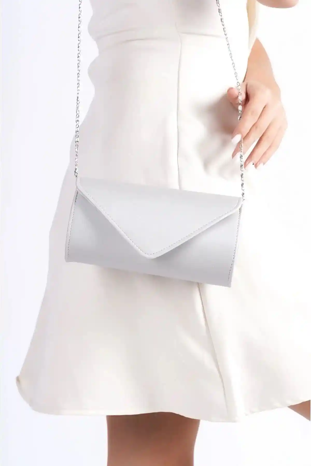 Gümüş Saten Taşlı Fileli Kalın Topuklu Ayakkabı ve Saten Clutch Portföy Çanta Seti