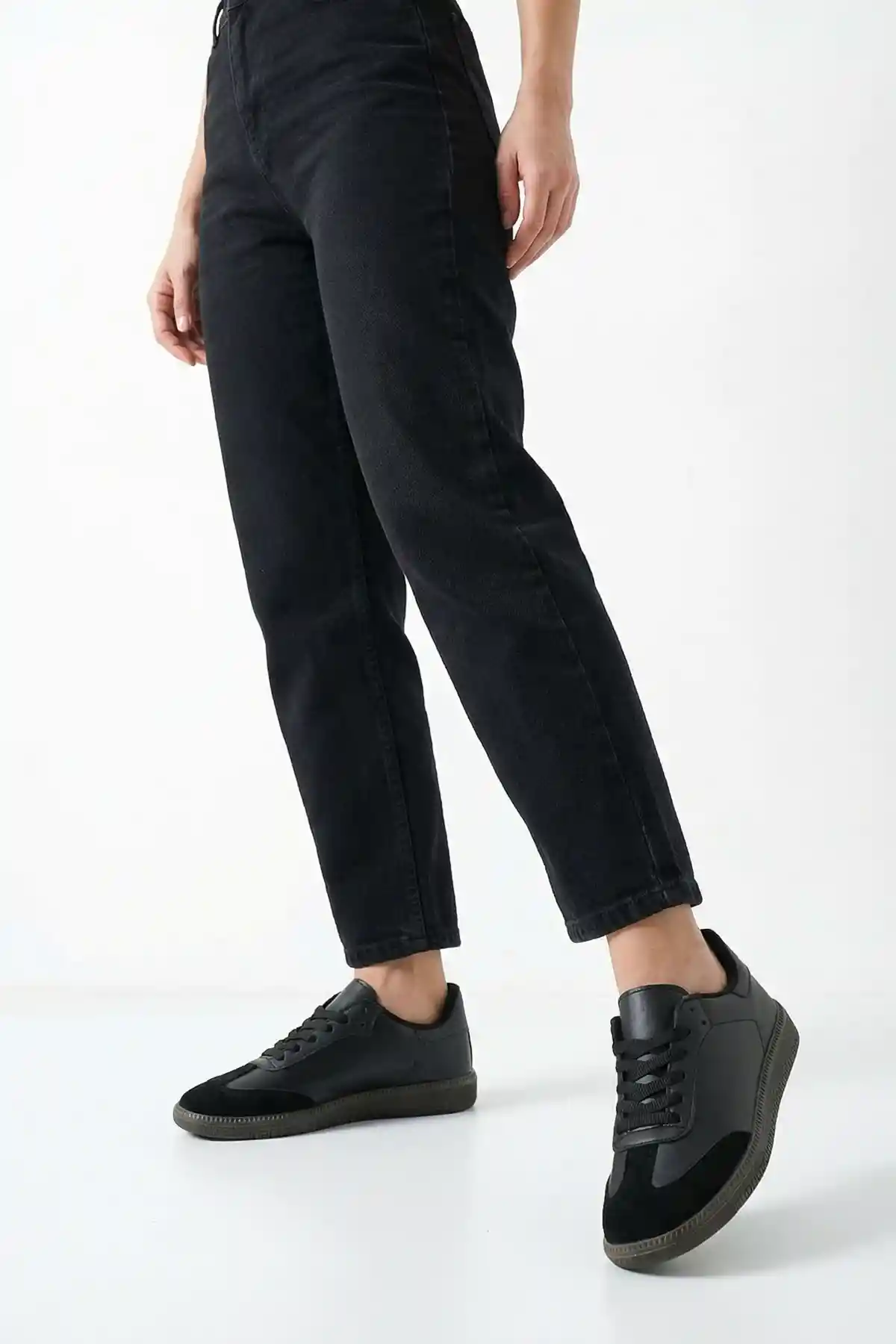 Siyah-Siyah Kadın Çizgisiz Sneaker