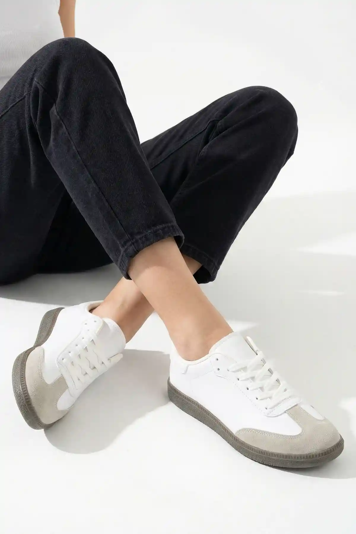 Beyaz-Beyaz Kadın Çizgisiz Sneaker