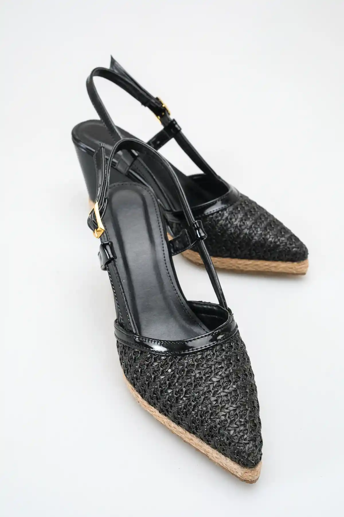 Hasır Örgü Siyah Rugan Kadın Sivri Burun Dolgu Topuklu Sandalet