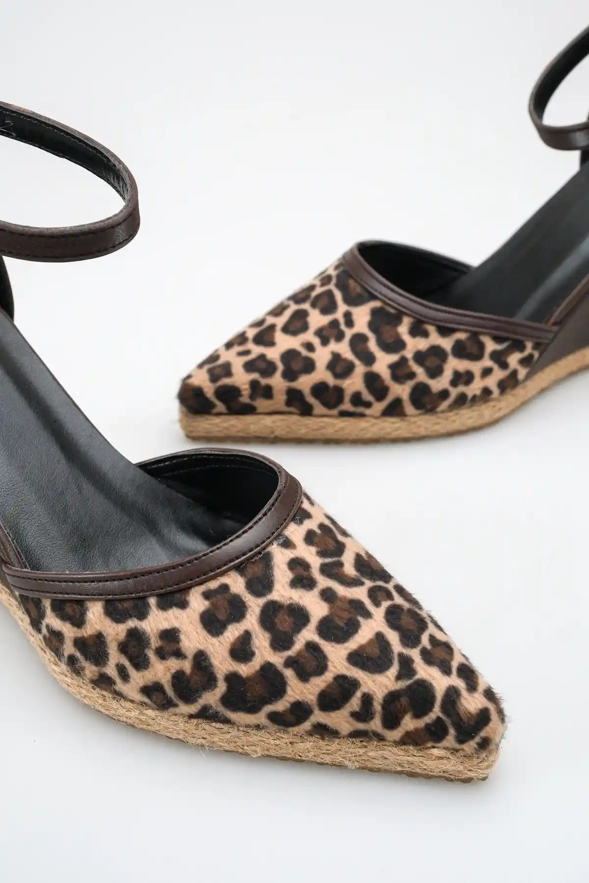 Leopar Kahverengi Kadın Sivri Burun Dolgu Topuklu Sandalet