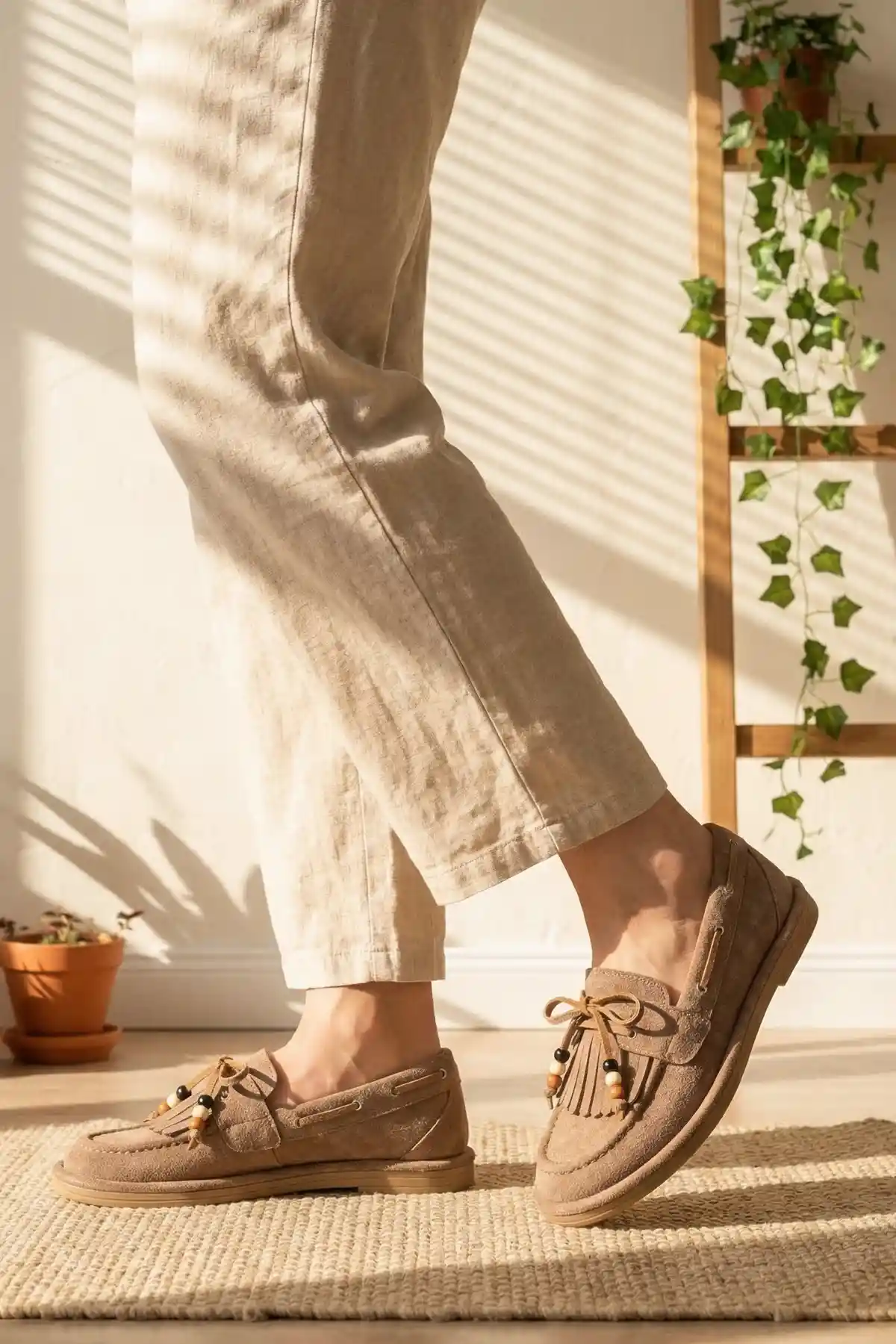 Vizon Süet Kadın Boncuk Detaylı Püsküllü Loafer Ayakkabı