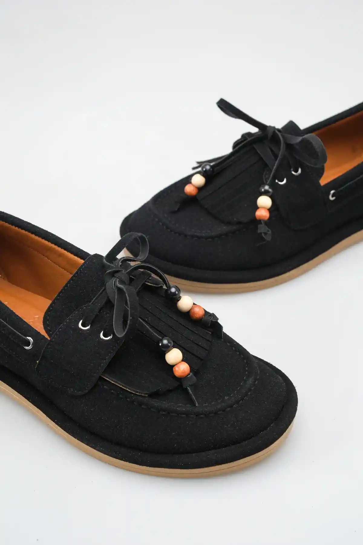 Siyah Süet Kadın Boncuk Detaylı Püsküllü Loafer Ayakkabı