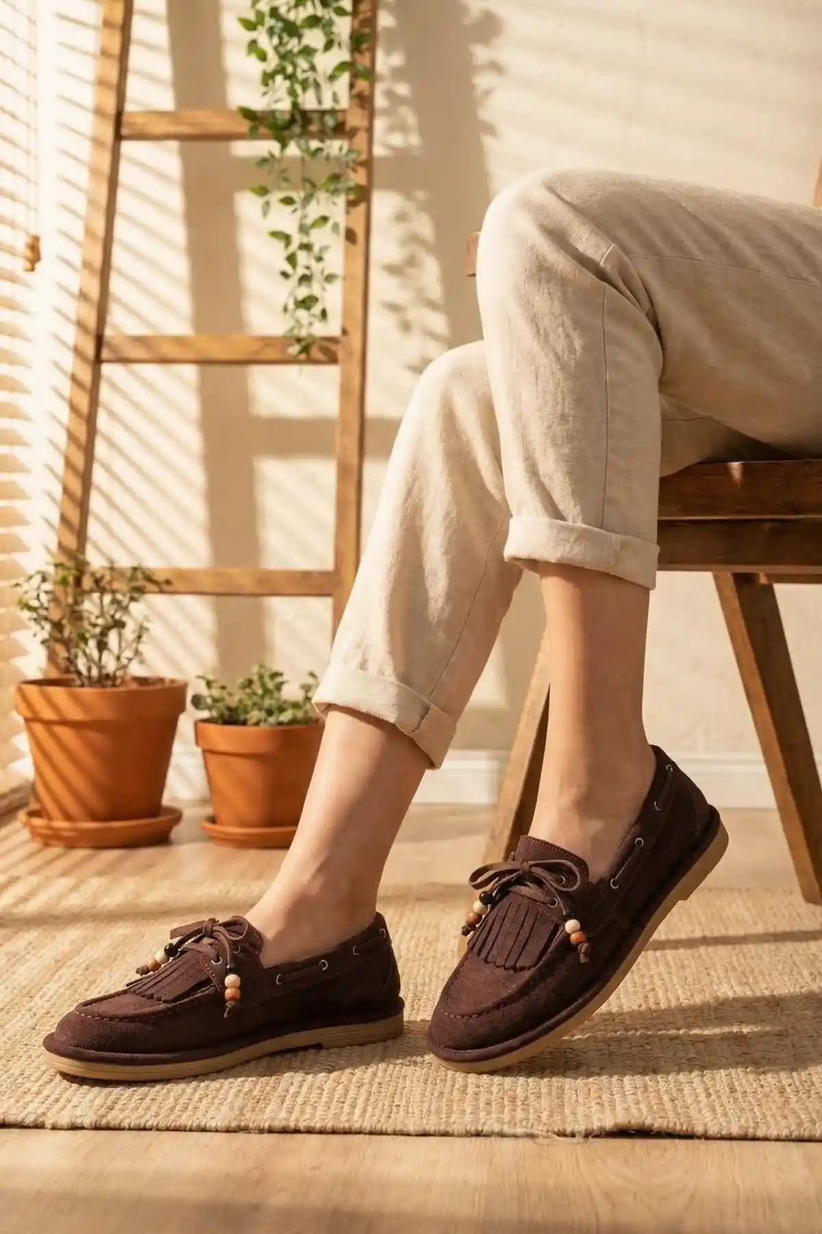 Kahve Süet Kadın Boncuk Detaylı Püsküllü Loafer Ayakkabı