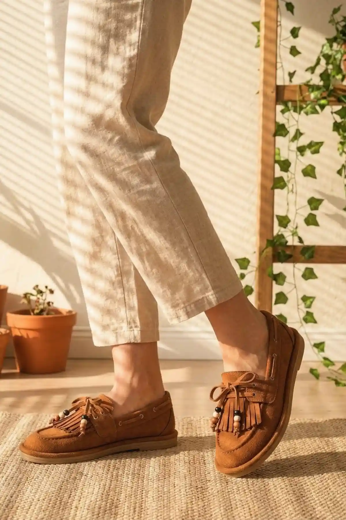 Taba Süet Kadın Boncuk Detaylı Püsküllü Loafer Ayakkabı