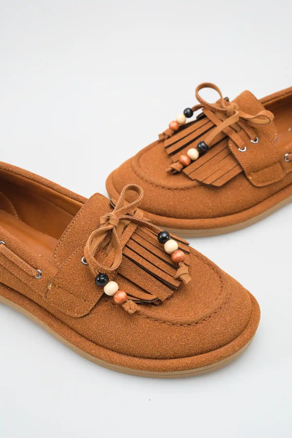 Taba Süet Kadın Boncuk Detaylı Püsküllü Loafer Ayakkabı