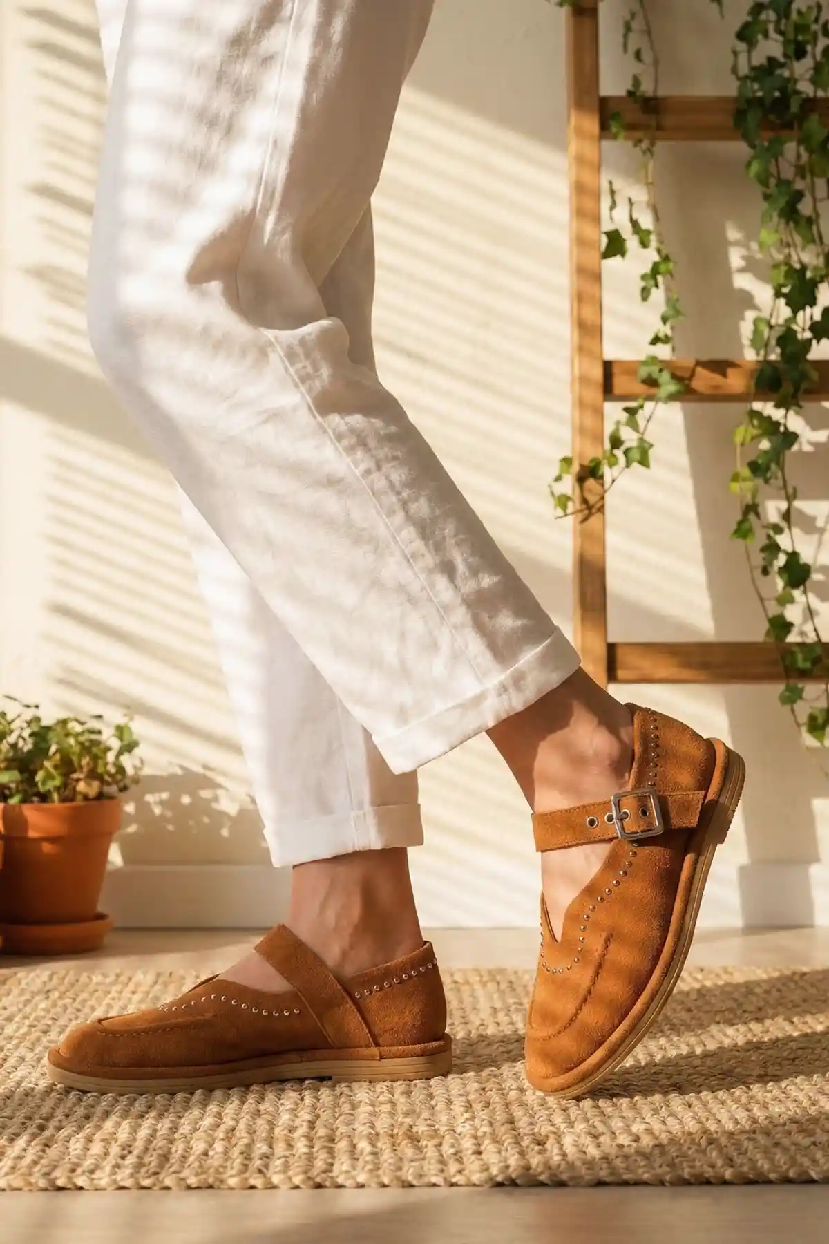 Taba Süet Kadın Taş Detaylı Loafer Ayakkabı