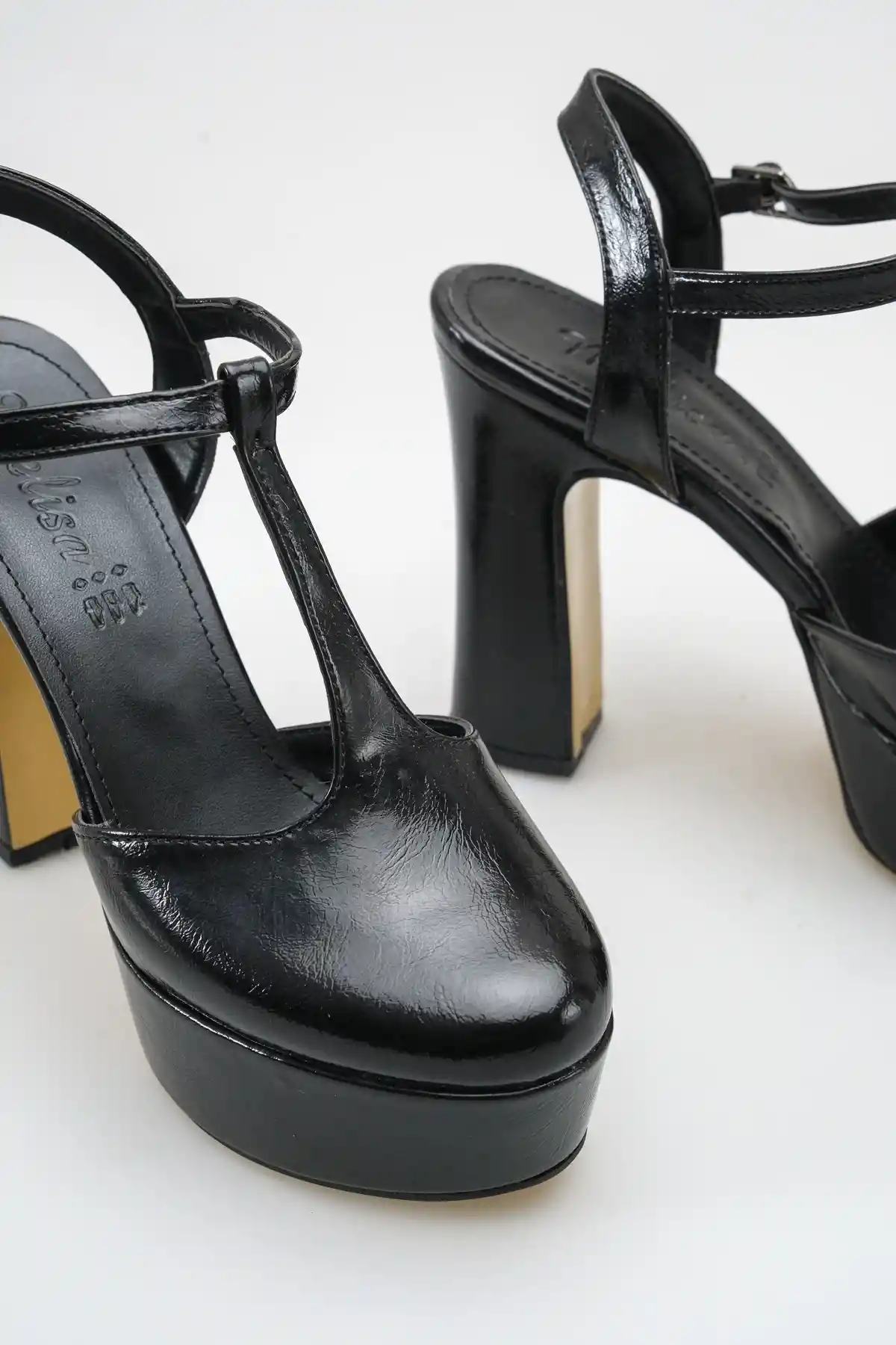 Siyah Rugan Kadın Uzun Topuklu Ayakkabı