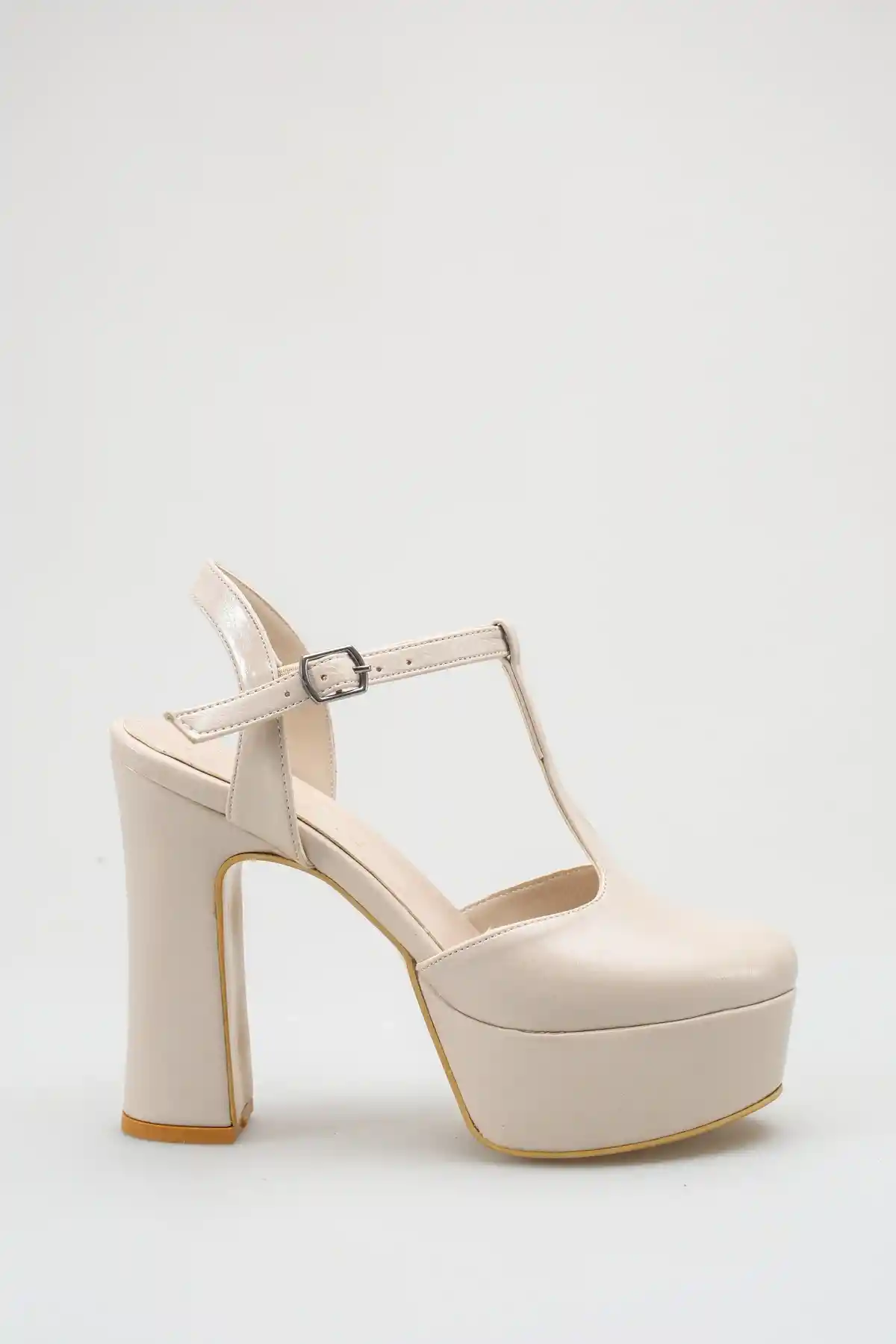 Beyaz Cilt Kadın Uzun Topuklu Ayakkabı