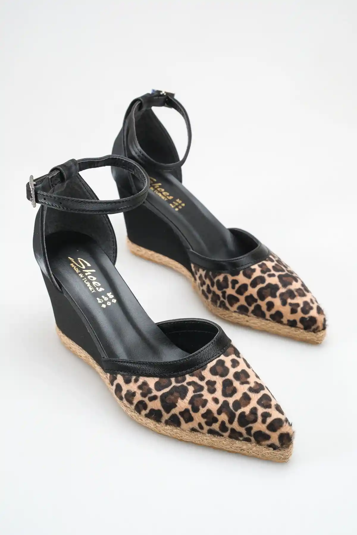 Leopar Siyah Cilt Kadın Sivri Burun Dolgu Topuklu Sandalet