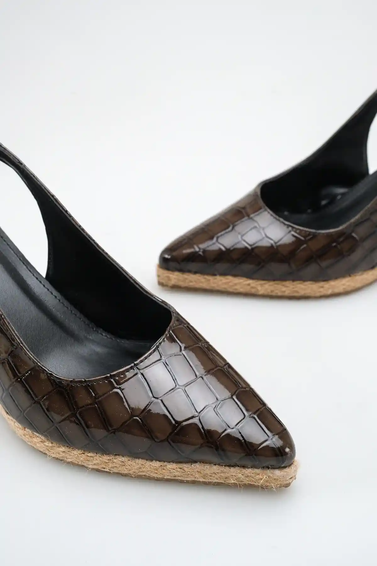 Kahve Kroko Kadın Sivri Burun Dolgu Topuklu Sandalet