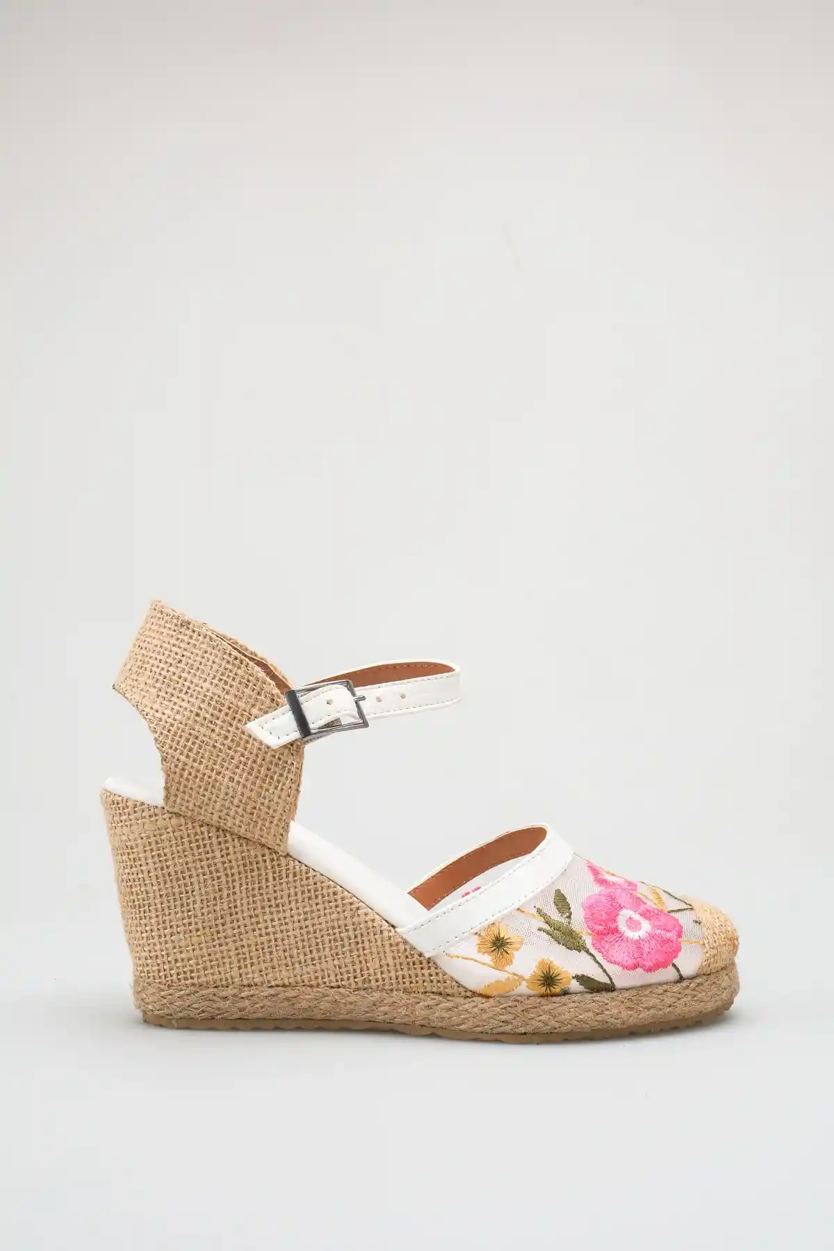 Papatya Nakış Beyaz Cilt Kadın Dolgu Topuklu Ayakkabı