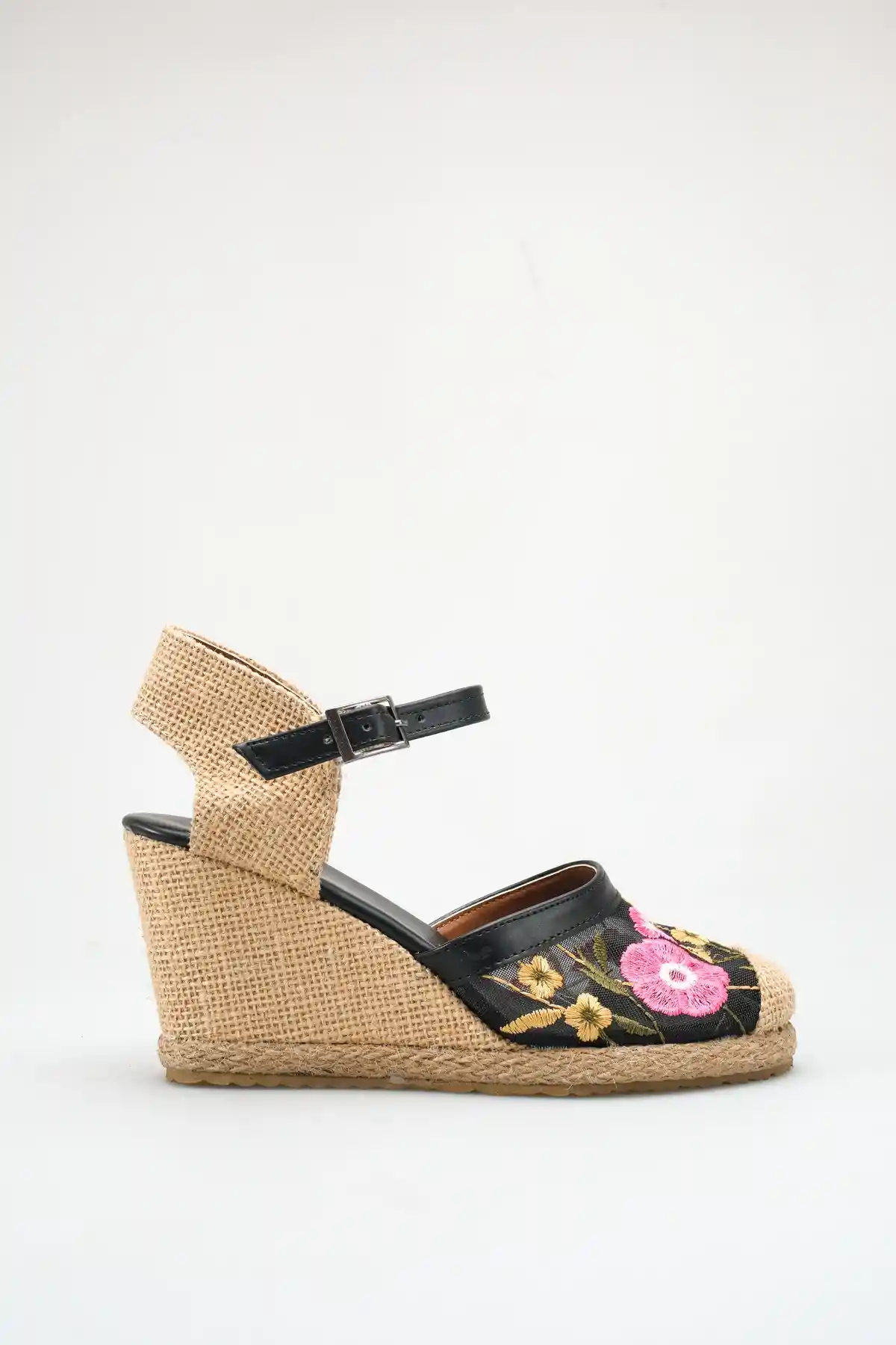 Papatya Nakış Siyah Cilt Kadın Dolgu Topuklu Ayakkabı