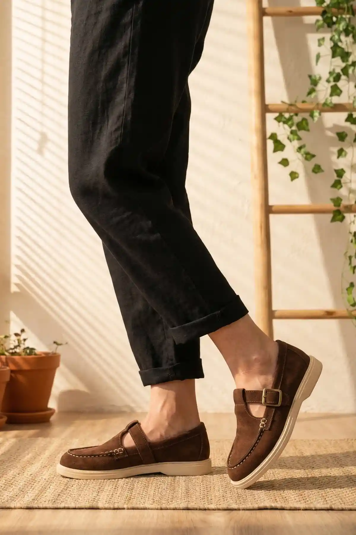 Kahve Süet Kadın Kemerli Loafer Ayakkabı