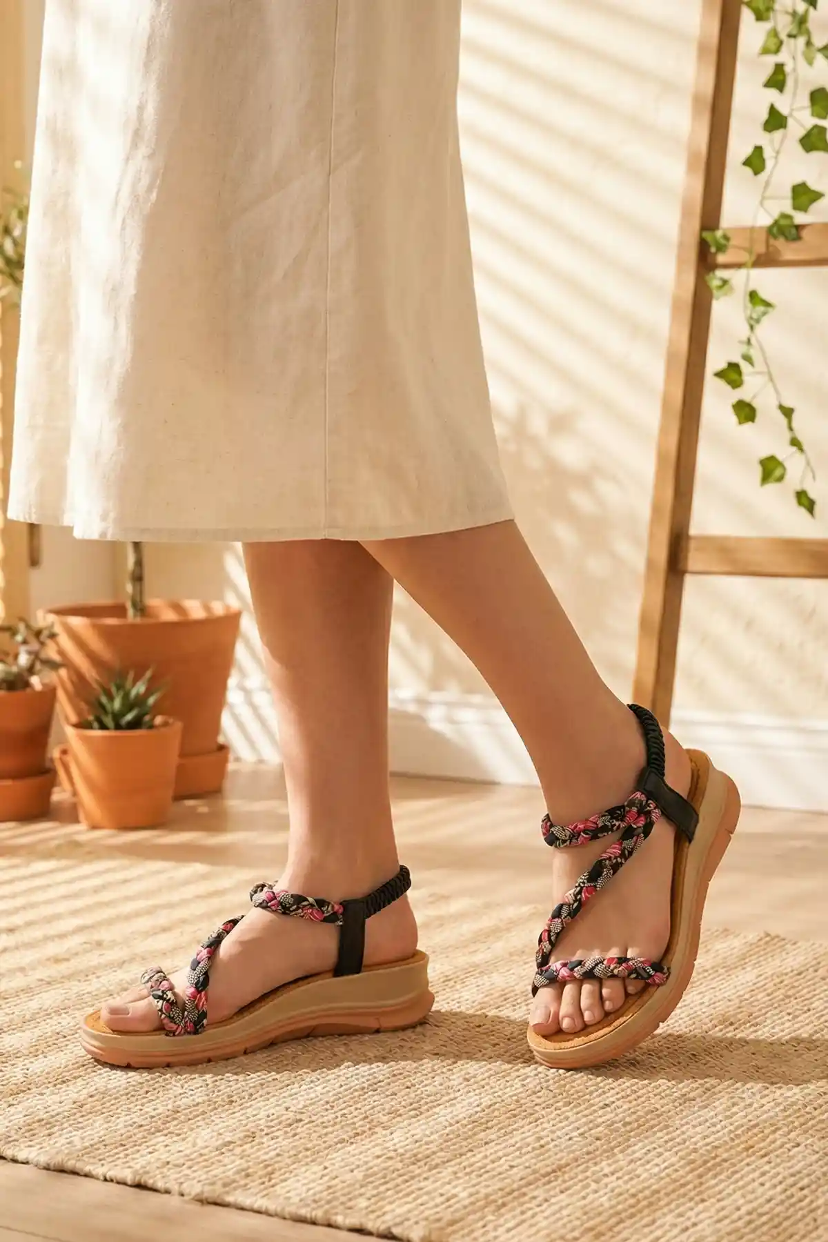 Siyah Cilt Kadın Sandalet Ayakkabı