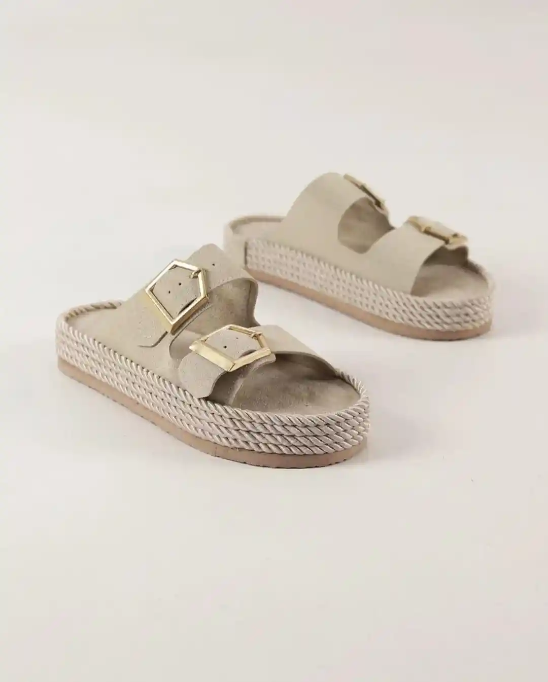 Bej Süet Kadın Çift Tokalı Hasır Taban Yazlık Terlik