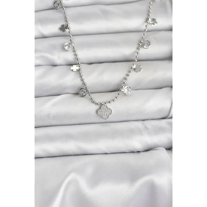 Pirinç Gümüş Renk Yonca Model Kadın Kolye