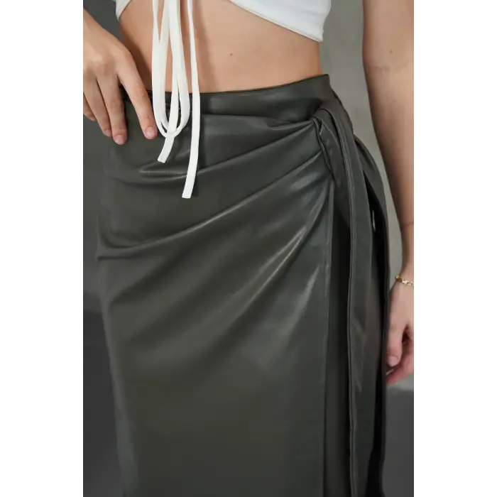 Kuşaklı uzun deri etek haki h26414