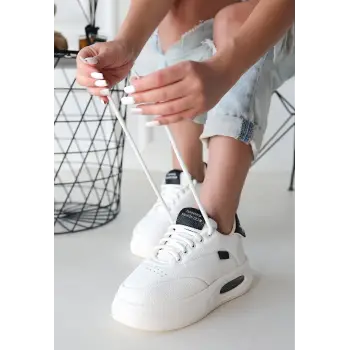 Chris Beyaz Cilt Siyah Detaylı Bağcıklı Spor Ayakkabı