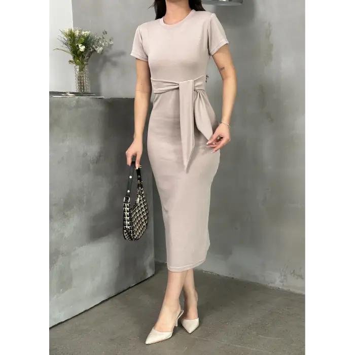Kuşaklı mdl esnek kumaşlı elbise bej pt