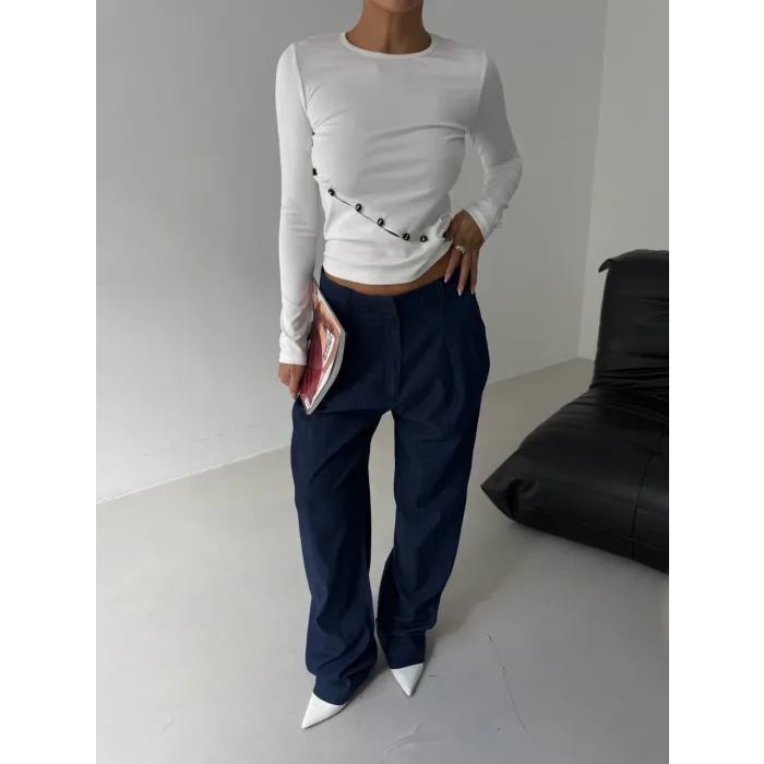 Asimetrik alt detaylı bluz beyaz