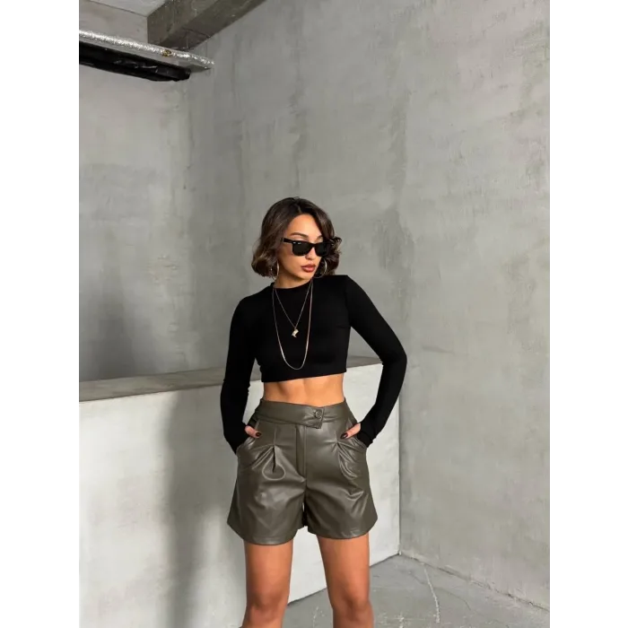 İki düğmeli pileli şort