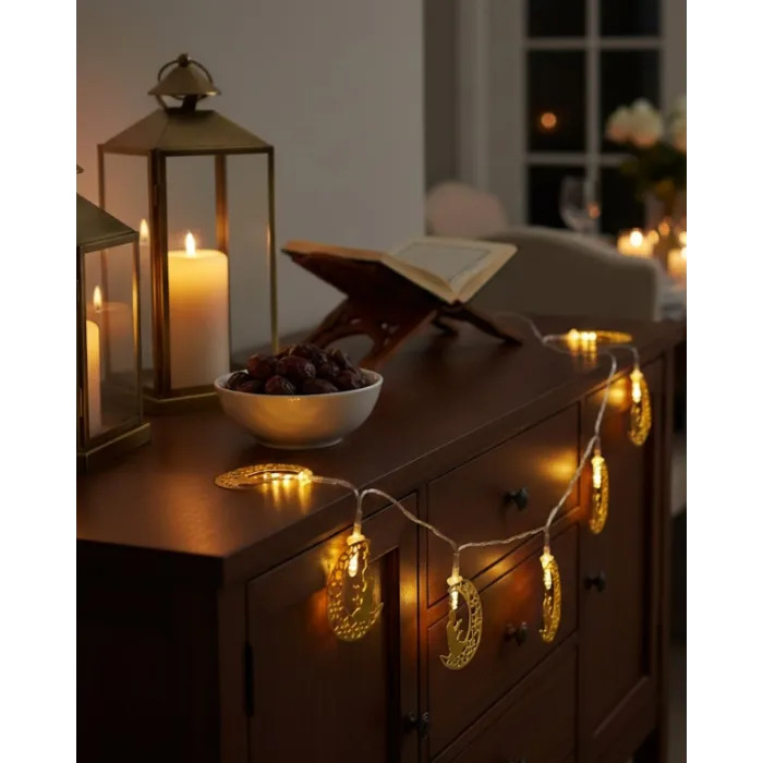 Ramazan Temalı Ay İçinde Secde Eden Adam LED Peri Işığı