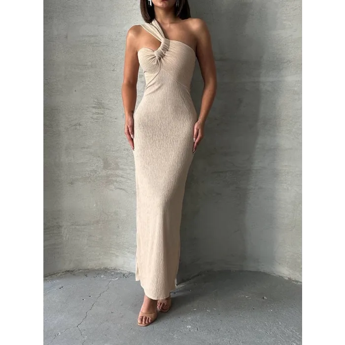 Tek omuz pliseli elbise