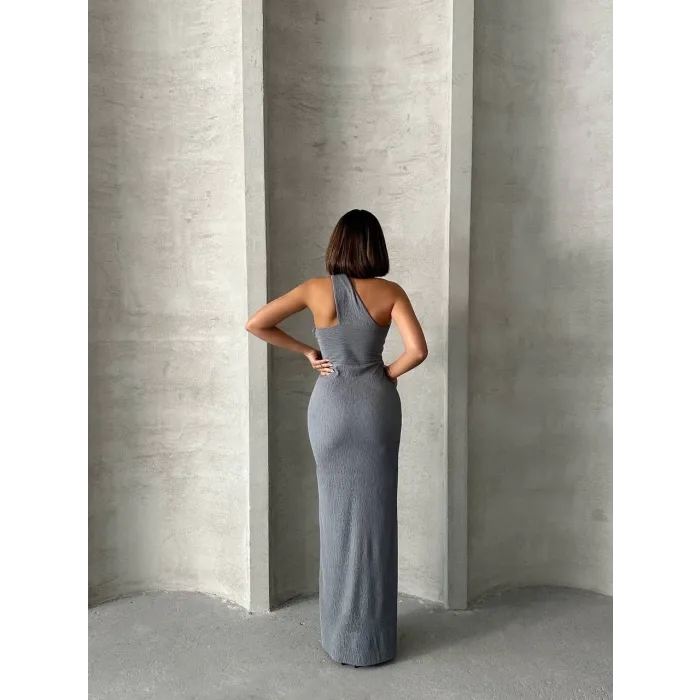 Tek omuz pliseli elbise