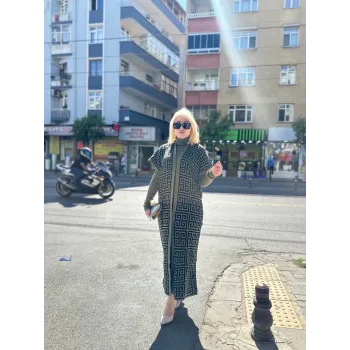 Siyah çizgi desenli elbiseli hırka triko takım haki