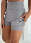 Gri  Cep Detaylı Şortlu Kadın Spor Takım (Atlet + Tayt Şort)